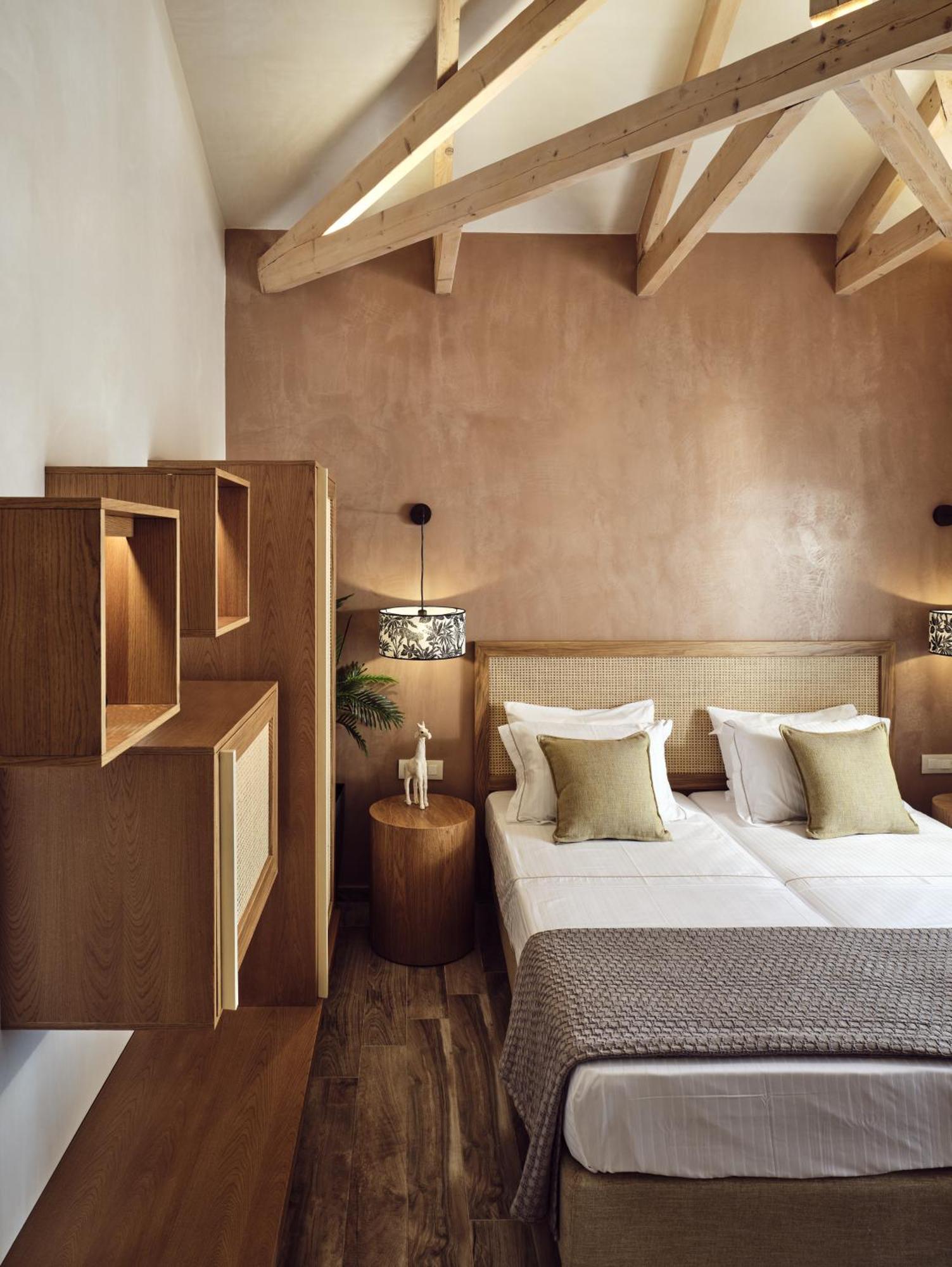 Casa Di Pietra, A Private Retreat With Heated Pool, By Thinkvilla Villa