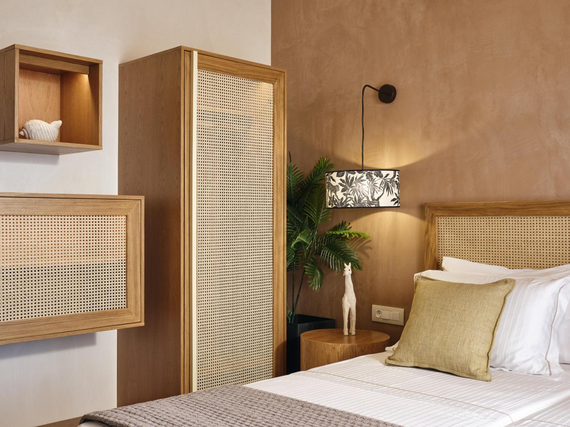 Villa Casa Di Pietra, A Private Retreat With Heated Pool, By Thinkvilla Gaitani